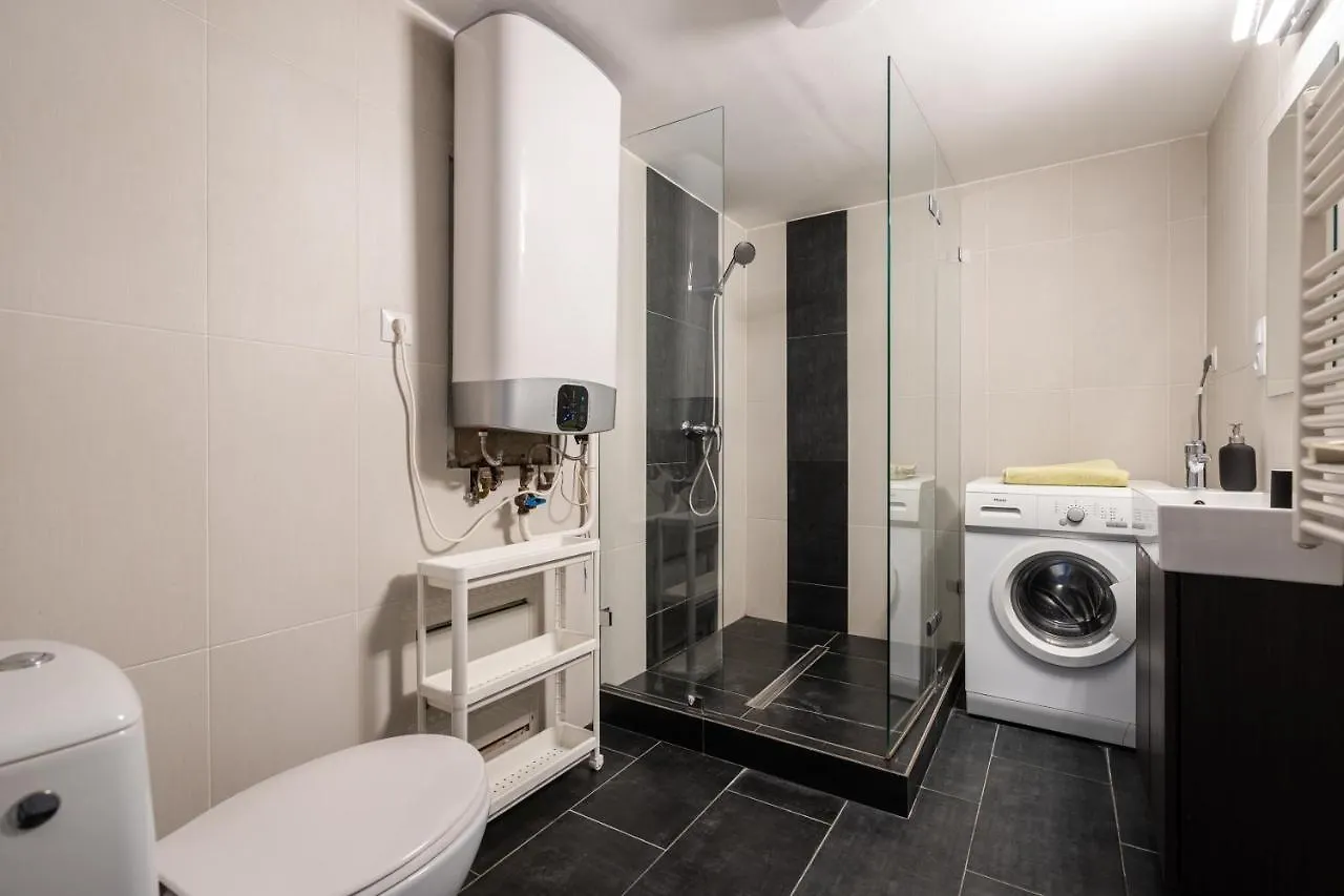 Bpr White Peony - 2 Bdr Central Home Budapest 0*,