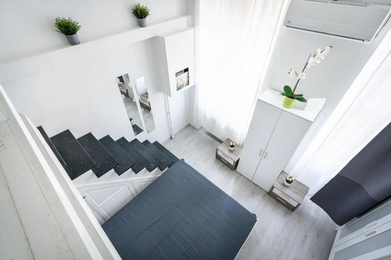 Bpr White Peony - 2 Bdr Central Home Budapest 0*,  Hungary