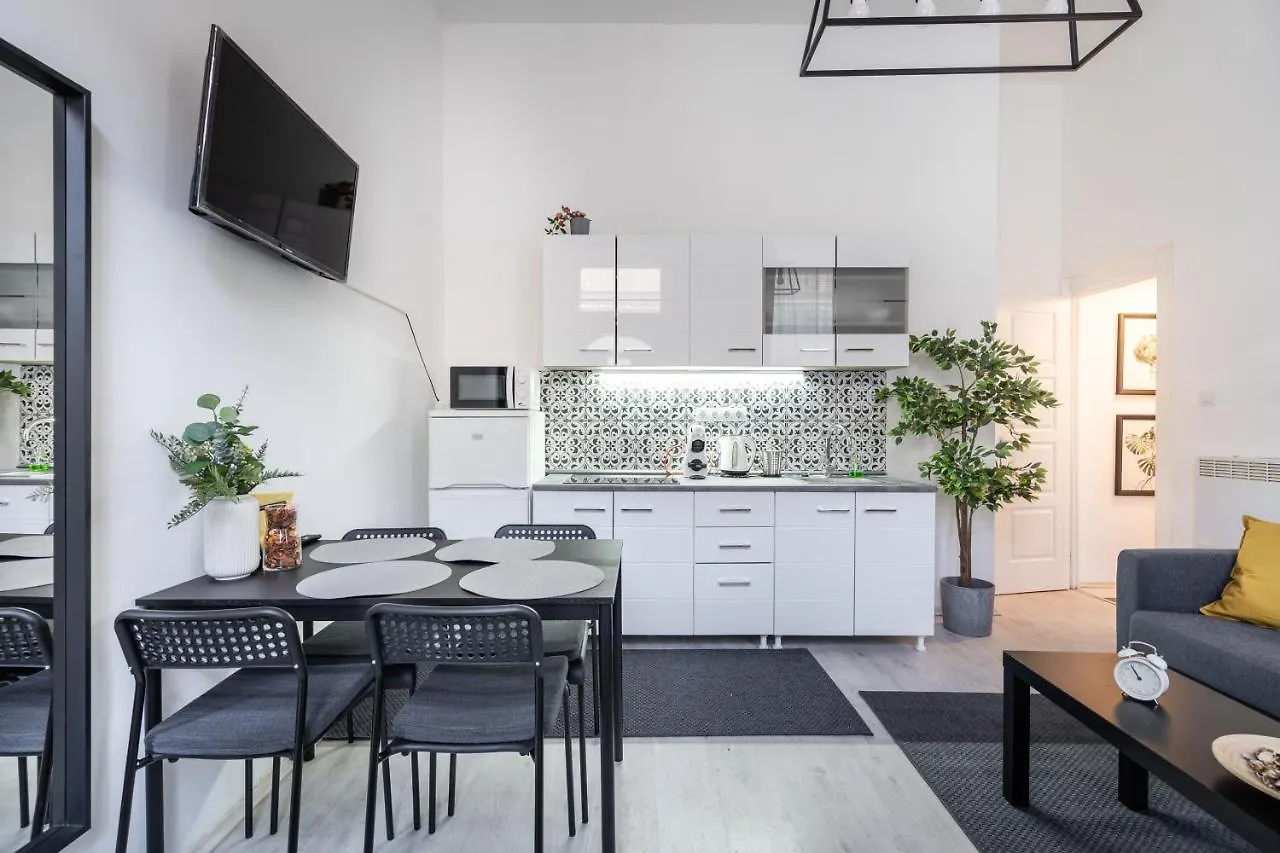 Bpr White Peony - 2 Bdr Central Home Budapest